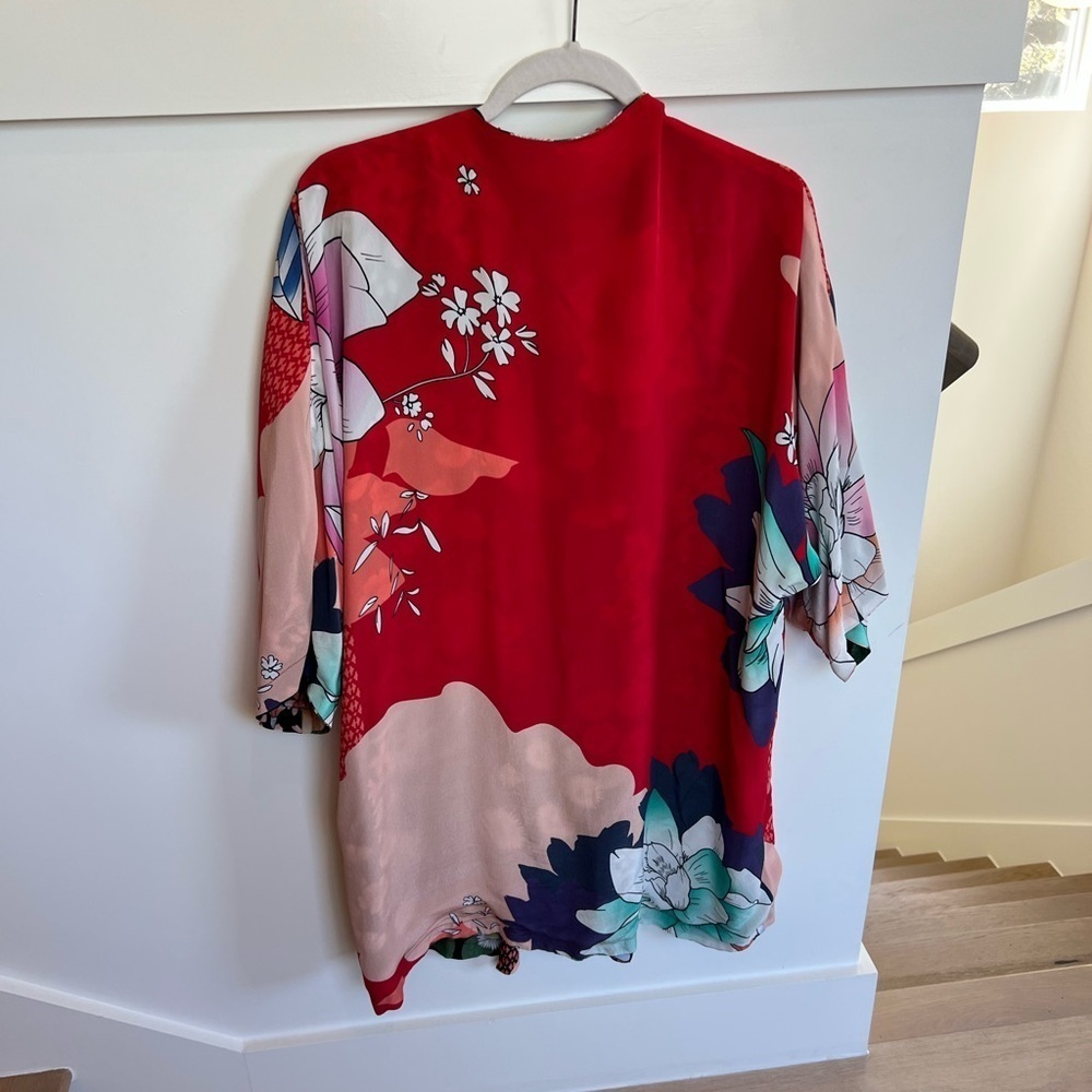 Charlie B Reversable Floral Kimono Black and Red Womens Medium - Picture 8 of 11
